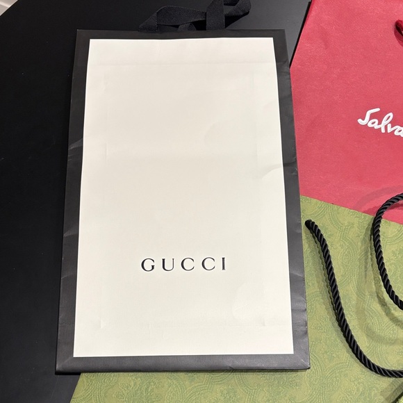 Bundle of 4 Gucci white and Green Designer Bags + Salvatore Ferragamo red - Picture 2 of 5